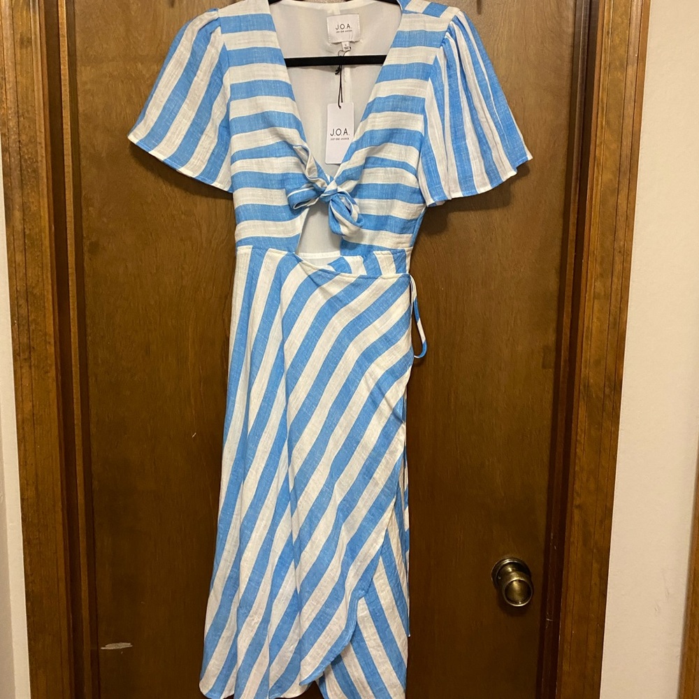 JOA Woven Knot Front Cut Out Wrap Dress